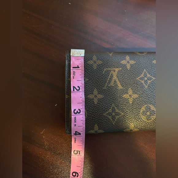 Authentic Louis Vuitton Sarah Wallet - Monogram & Fuchsia - Picture 16 of 16